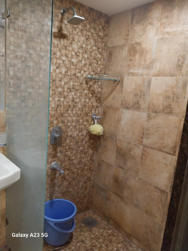 Bathroom 2, Rajhans Bellizia JSM, Surat