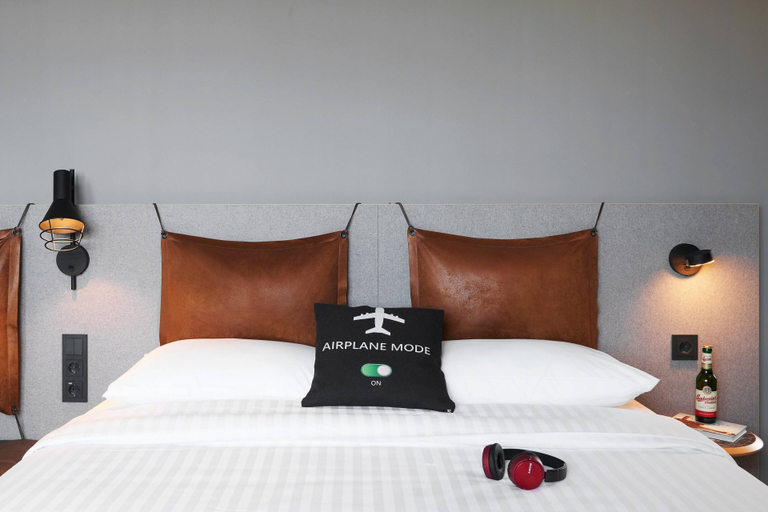 Bedroom 3, Moxy Cologne-Bonn Airport, Köln