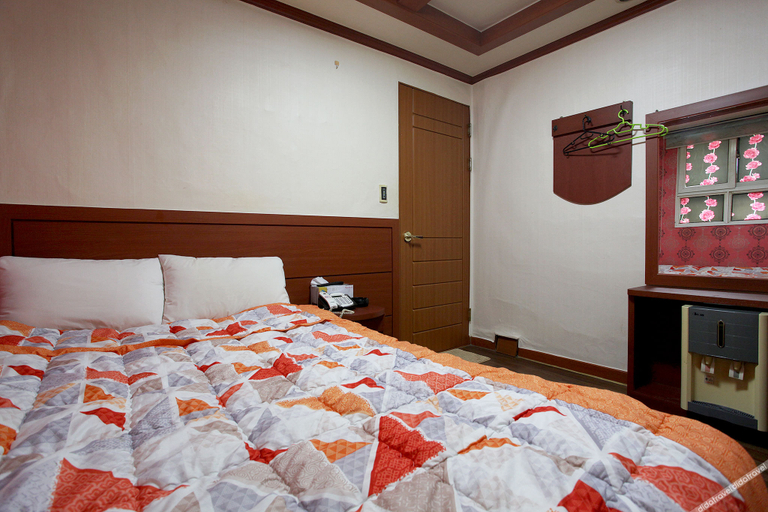 Bedroom 5, Guro City Park, Guro