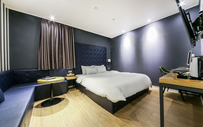 Bedroom 2, Jinju Brooks Hotel, Jinju