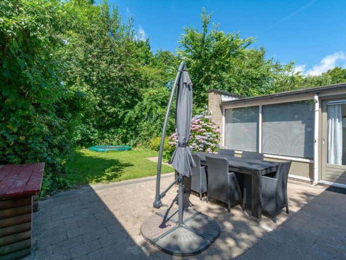 Balcony 2, Radiant Bungalow With Patio at Duinland, Zijpe
