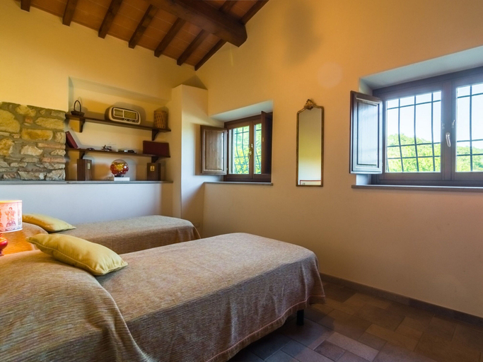 Room 4, Beautiful Cottage in Dicomano With Swimming Pool, Florence