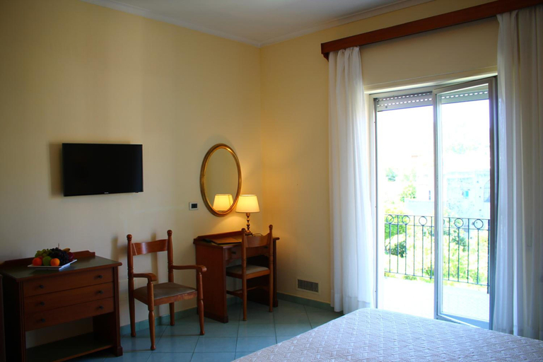 Bedroom 3, Hotel Terme Alexander, Napoli