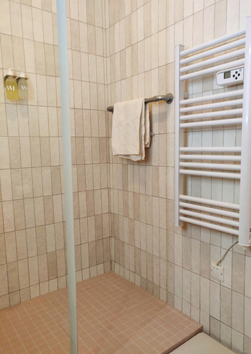 Bathroom 2, Le Studio Mandavi - Jardin & Bain nordique, Gironde
