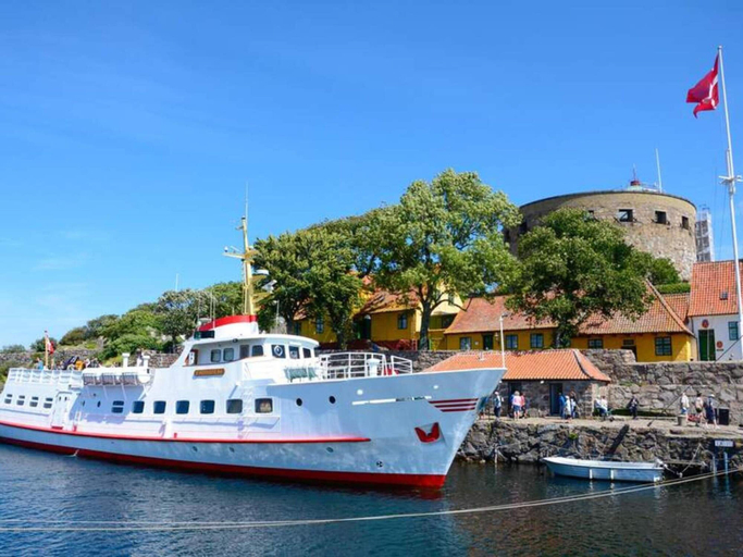 Marina 4, 4 Person Holiday Home in Gudhjem, Bornholm