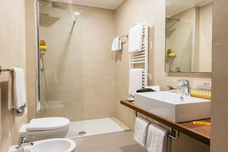 Bathroom 5, Adoro Hotel, Roma