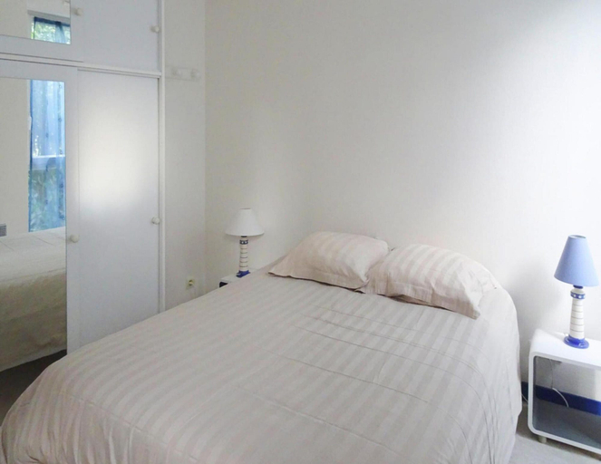 Room 4, Semi-detached Houses, Etables-sur-mer, Côtes-d'Armor