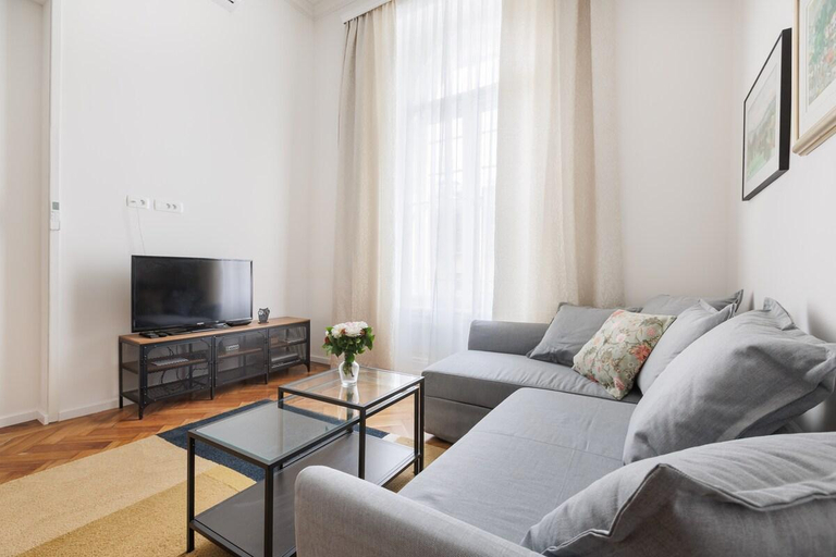 Others 2, H - 3 minutes from main square, Cozy, Self check in, Zagreb