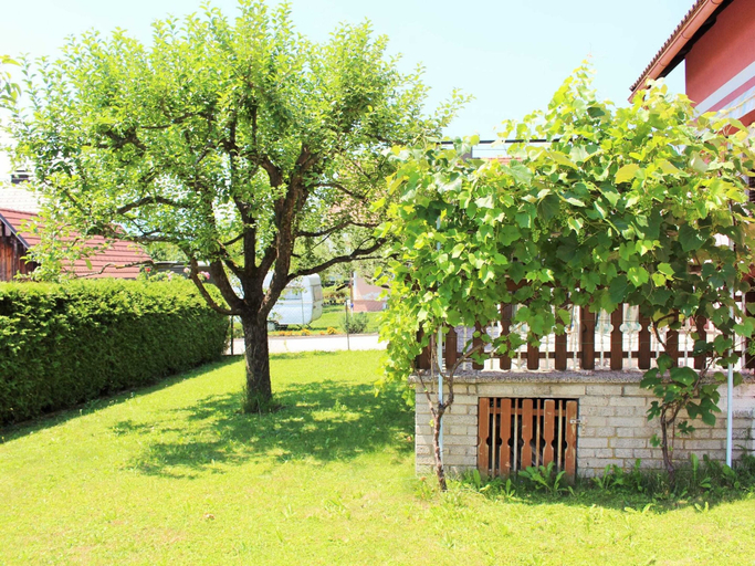 Garden 2, Modern Apartment With Garden Near the Petzen ski Area in Eberndorf / Carinthia, Völkermarkt