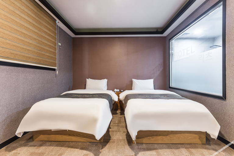 Bedroom 2, Hwaseong Ritz Hotel, Hwaseong