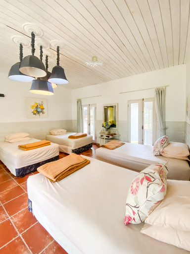 Bedroom 3, Helen Wirasamala by Nginapsini, Bogor