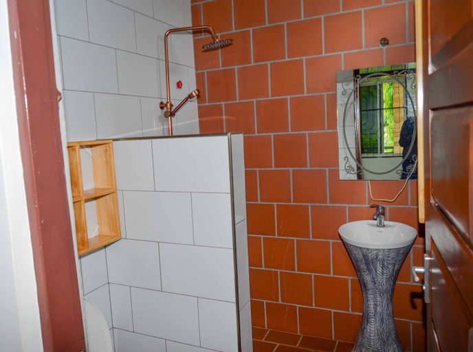 Bathroom 3, Summit View Homestay, Moshi Urban