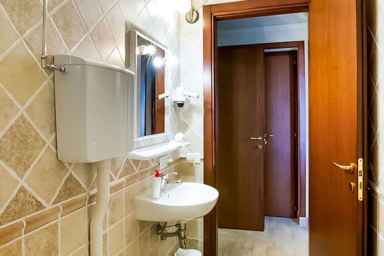 Bathroom 3, Vibrant Holiday Home in Castiglione del Lago, Perugia