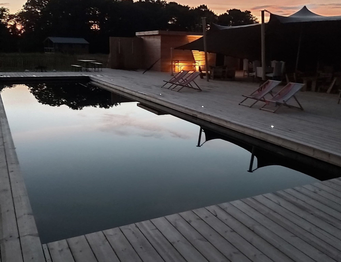 Others 4, Scenic Bungalow in Ploemel With Shared Pool, Morbihan