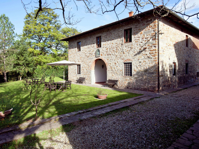 Exterior 2, Pleasant Apartment with Swimming Pool,Garden,BBQ, Parking, Florence