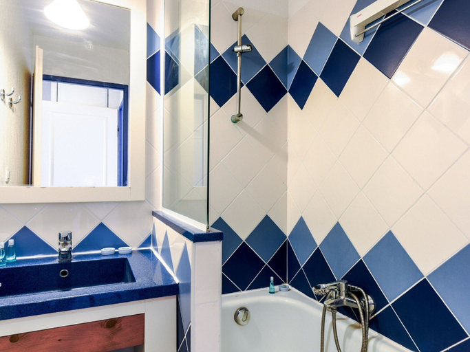 Bathroom 5, Comfortable Apartment With Dishwasher 2 km Away From the sea, Pyrénées-Orientales