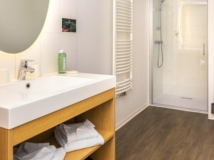 Bathroom 4, Aparthotel Adagio Access Nancy Centre, Meurthe-et-Moselle