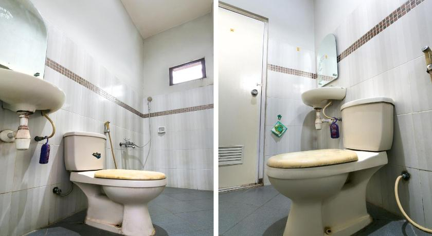 Bathroom 4, Hotel O Wisma Focus, Banjarmasin