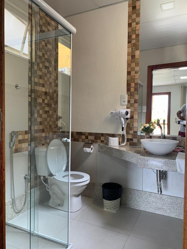 Bathroom 3, Camaleao Ecopousada Ltda, Linhares