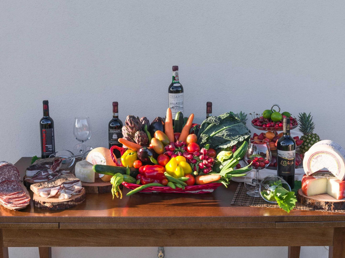 Food & Drinks 5, Quaint Holiday Home in Florence Tuscany With Swimming Pool, Florence