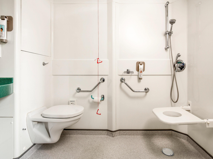 Bathroom 4, Ibis Hull City Centre, Kingston upon Hull