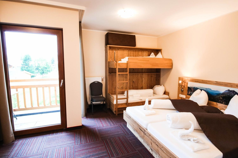 Bedroom 2, Hotel der Wolkensteinbar, Zell am See