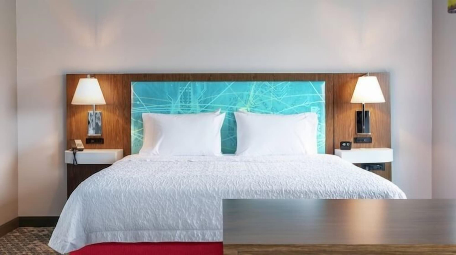 Bedroom, Hampton Inn & Suites By Hilton Indianapolis South Greenwood, Indianapolis