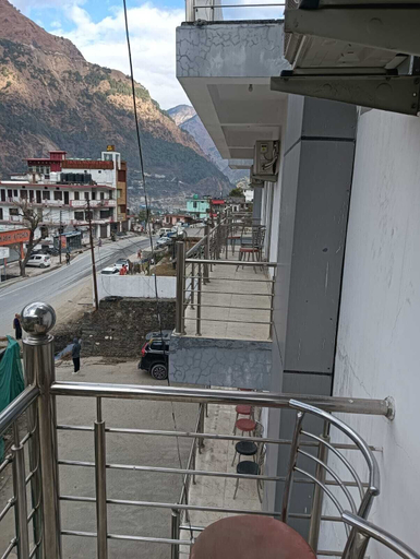 Others 5, Hotel Nirvanam, Chamoli
