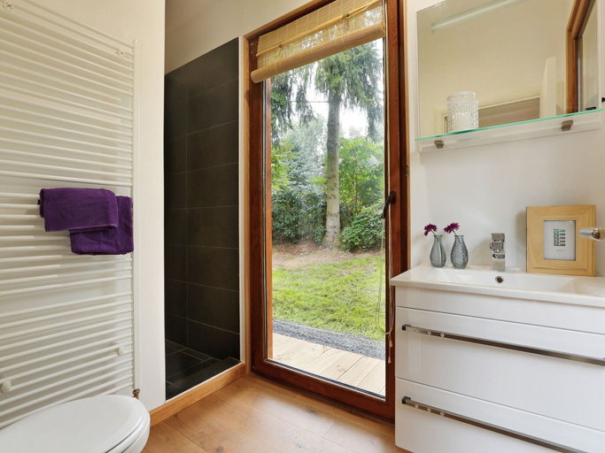 Bathroom 3, Furnished Chalet With Dishwasher, Near Almelo, Wierden