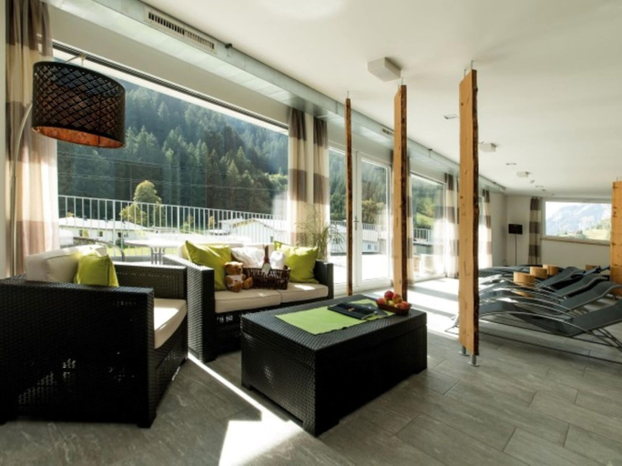 Spa treatment 2, Majestic Apartment in Klosterle With Sauna on the Arlberg Met Terras, Bludenz