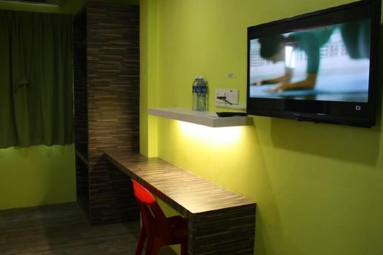 Others 4, Walk Inn, Miri