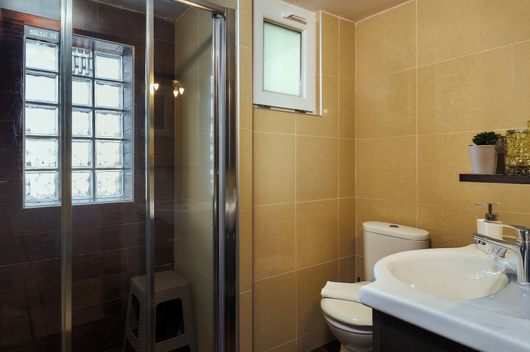 Bathroom 4, Dorian Boutique Hotel-Apartments, Crete