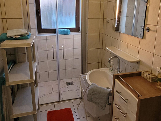 Bathroom 3, Geraeumige Ferienwohnungen mit Eigener Terrasse, Nessmersiel, Aurich