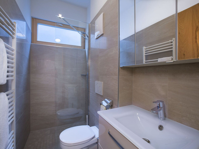 Bathroom 5, Modern Apartment With Balcony and Access to Sauna, Zell am See