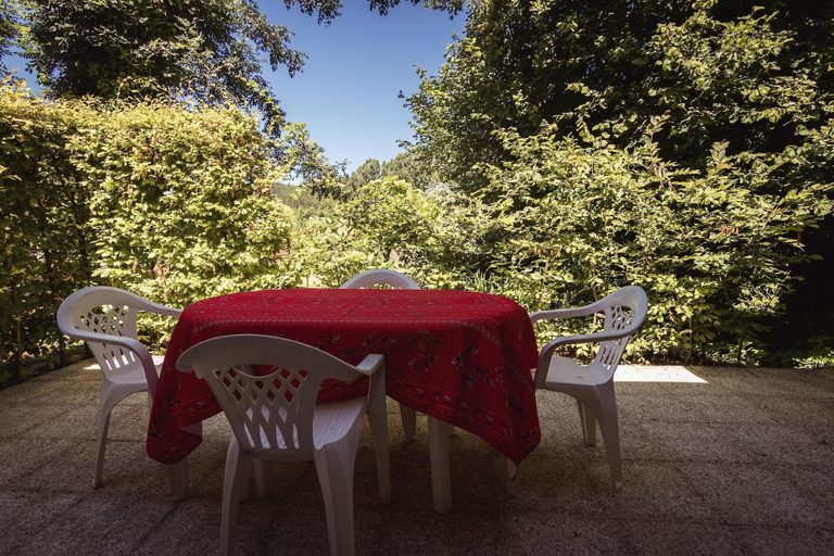 Others 5, Appealing Apartment in Vezac With Swimming Pool, Dordogne