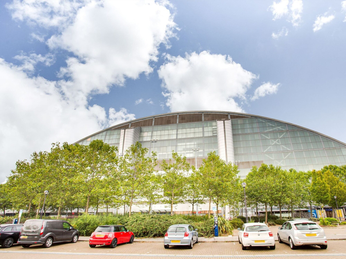 Exterior & Views 2, Simplistic Apartment in Milton Keynes Near Willen Lake, Milton Keynes