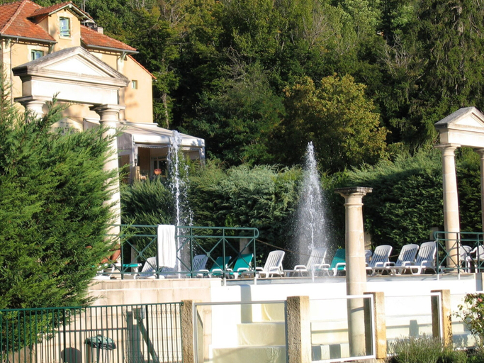 Others 5, A Beautiful 2 Persons Studio in a Chateau With Swimming Pool, Drôme