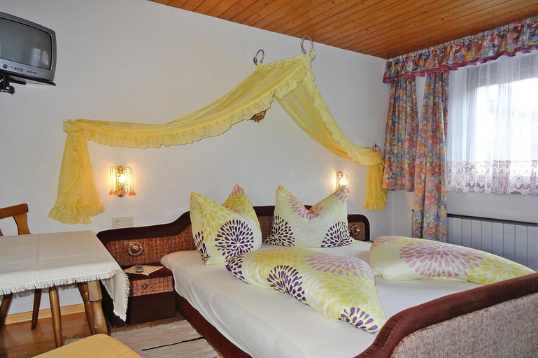 Bedroom 3, Apartment in Fugen With Parking Space, Schwaz