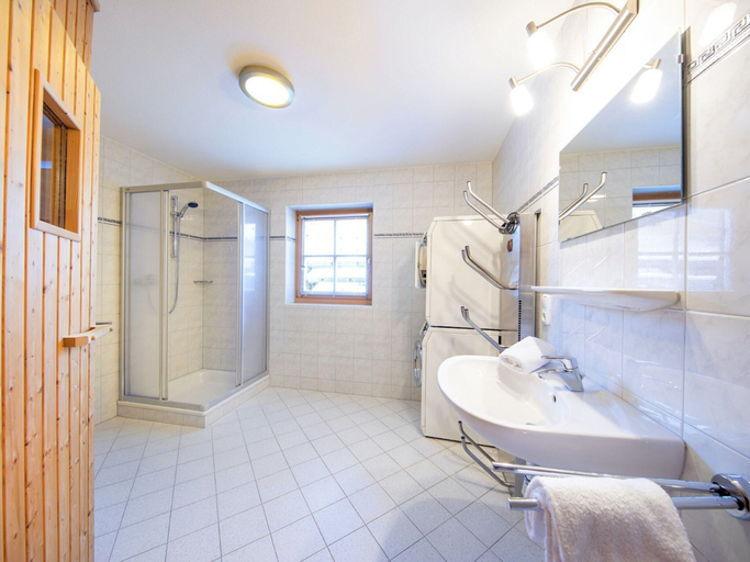 Bathroom 5, Luxurious Chalet With Sauna in Konigsleiten, Zell am See