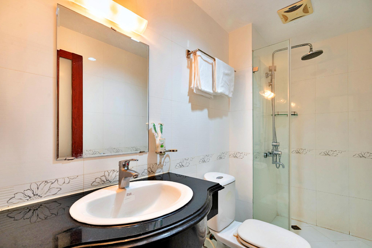 Bathroom 15