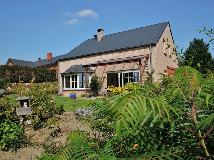Others 3, Modern Holiday Home in Somme-leuze With Sauna, Namur