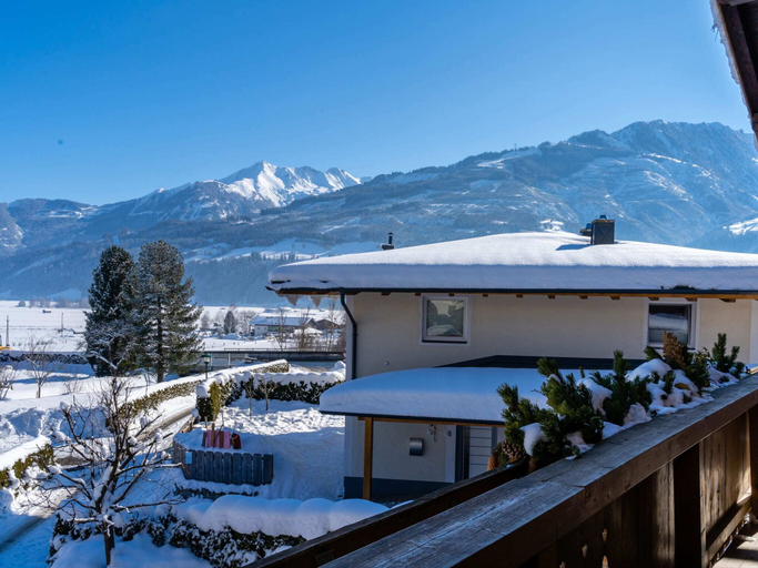 View from property 2, Cosy Apartment With Garden in Salzburger Land, Zell am See