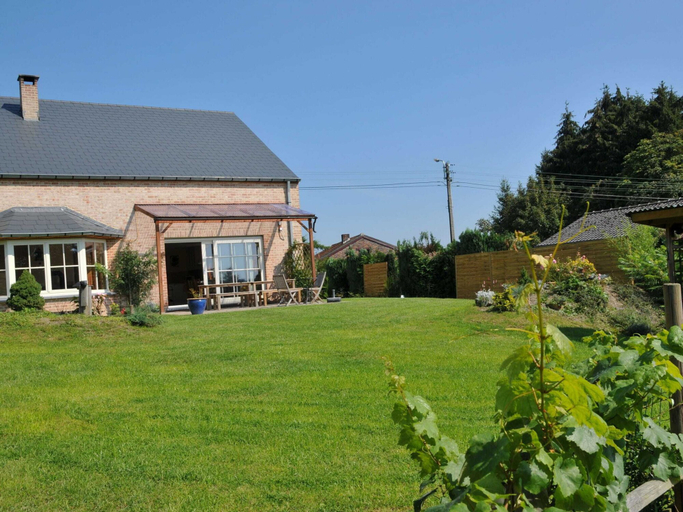 Others 2, Modern Holiday Home in Somme-leuze With Sauna, Namur
