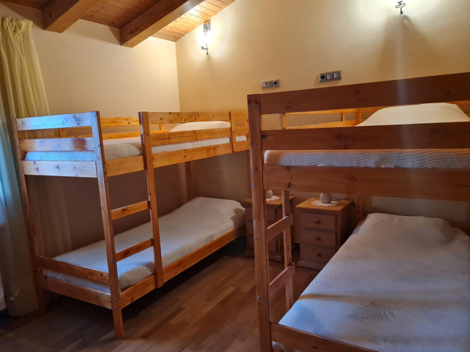 Bedroom 2, La Casa Encantada Guest House, Tarragona
