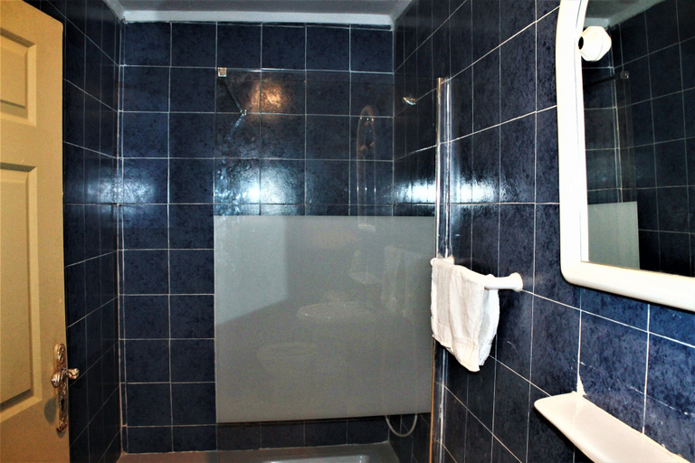 Bathroom 5, Badala Park Hotel, Kanifing