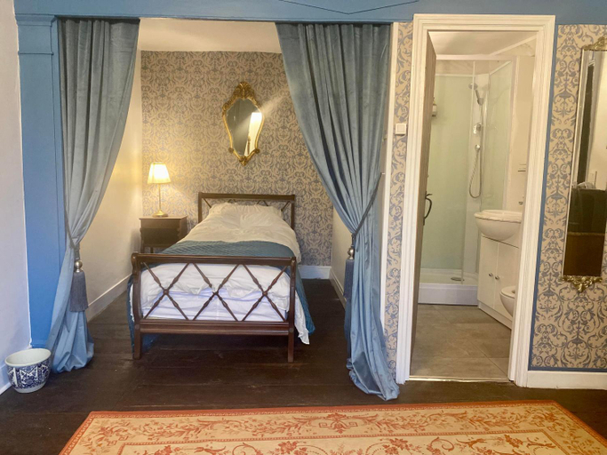 Bedroom 2, Moon River Bellac Chambre d'hotes, Haute-Vienne