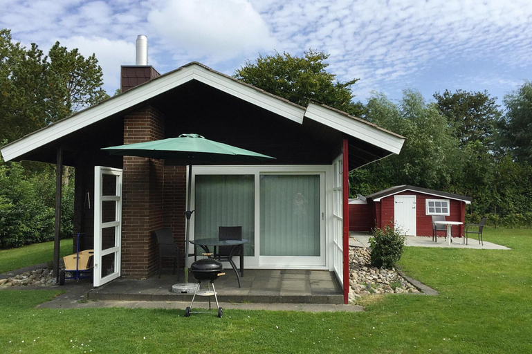 Exterior 4, Inviting log House With 2 Terraces and Cozy Fireplace in Damp, Rendsburg-Eckernförde