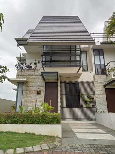 Exterior & Views, Anagata House Batu@C8 Grand Kusuma Hill, Malang
