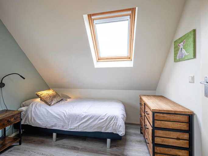 Room 3, Holiday Home Near Dunes With Wellness Garden, Texel