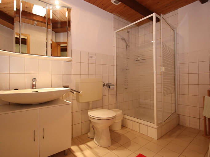 Bathroom 3, Apartment in Strackholt, Aurich